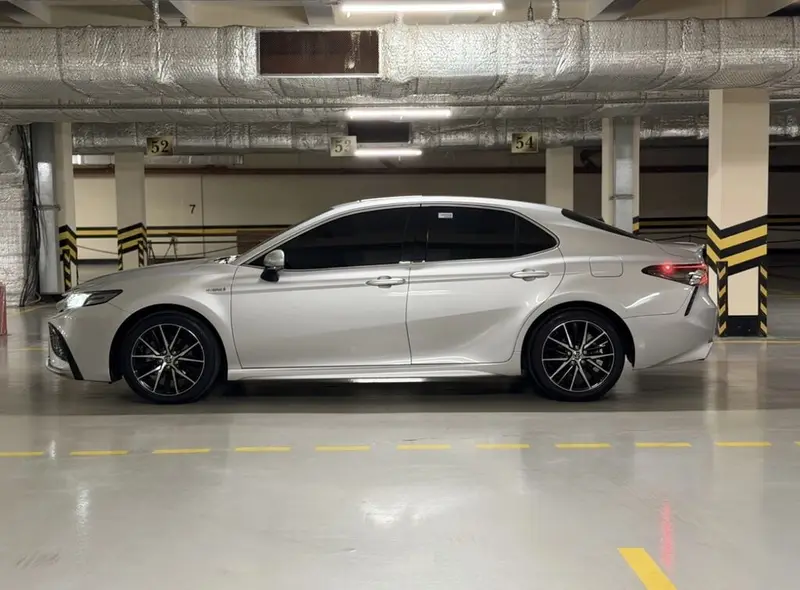 Сдаю Toyota Camry, Почасово, Без водителя — фото 2