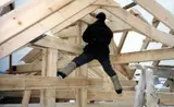 Монтажник домов из клееного бруса