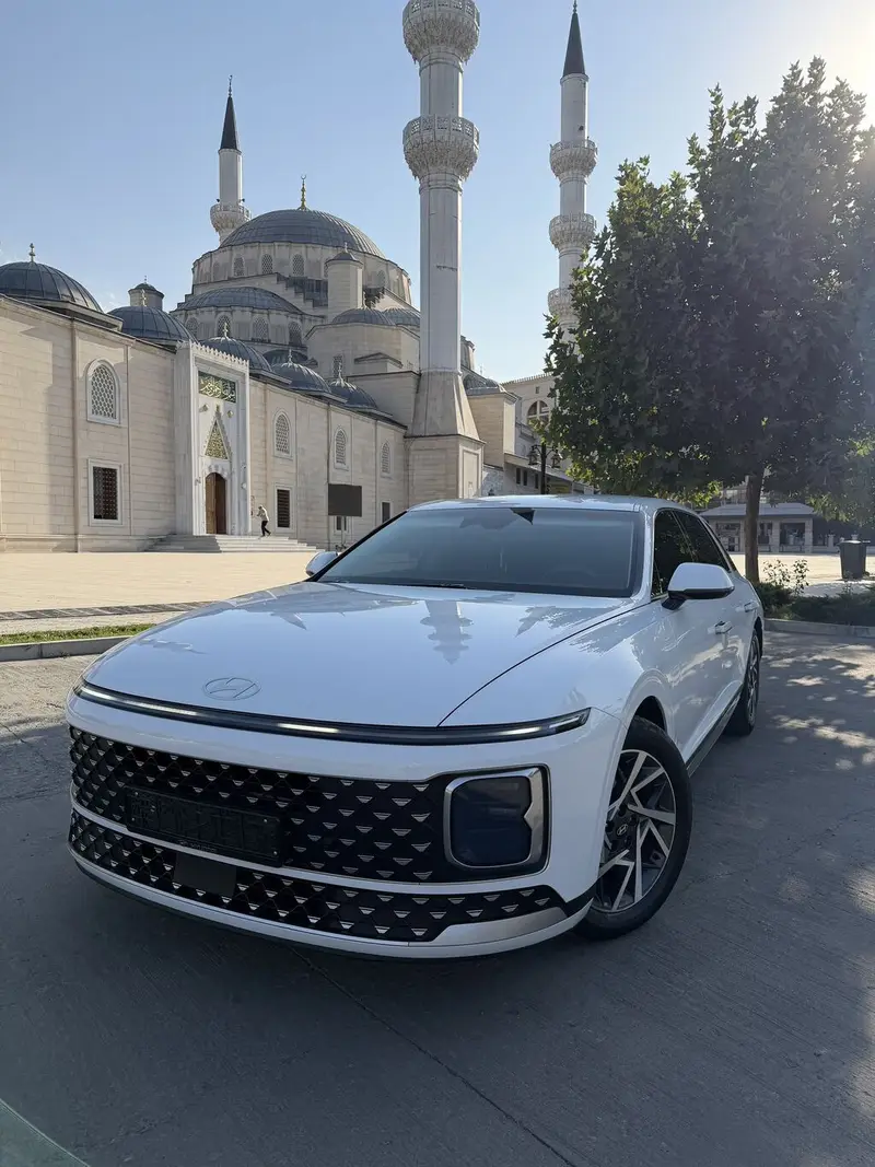 Сдаю Hyundai Grandeur, Почасово, Без водителя — фото 2