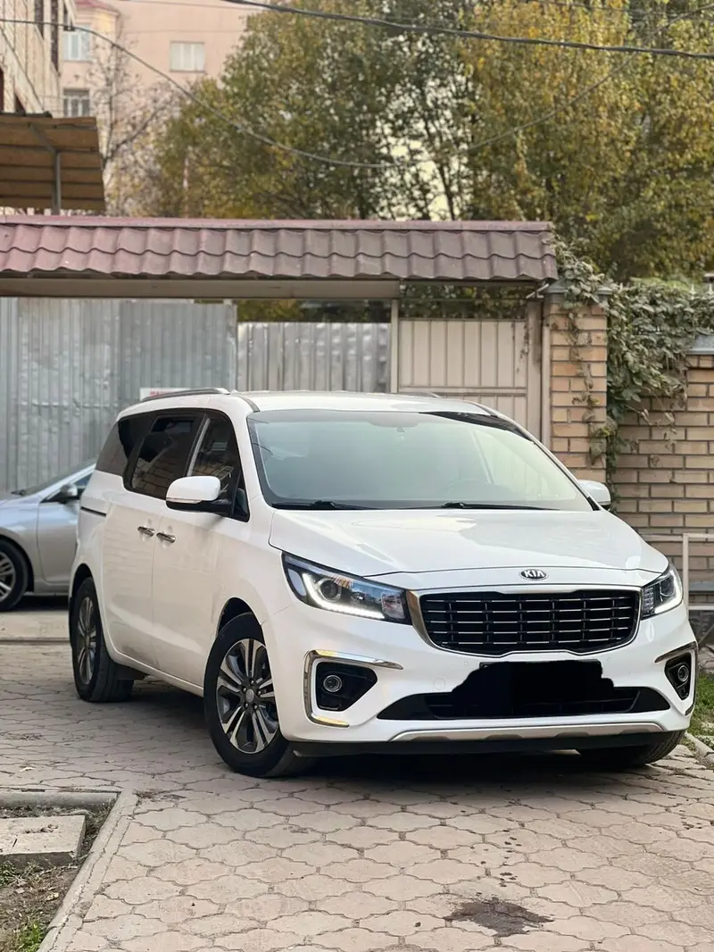 Сдаю Kia Carnival, Почасово, Без водителя — фото 2