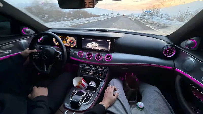 Сдаю Mercedes-Benz E-Class, Почасово, Без водителя — фото 4