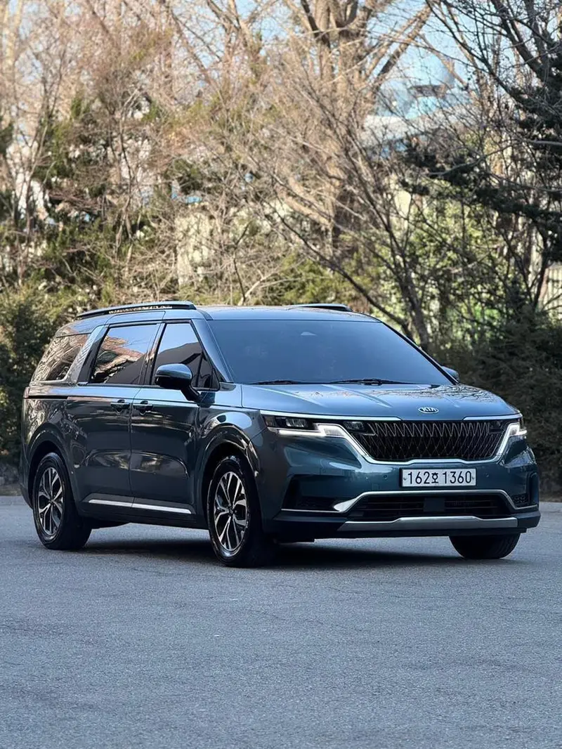 Сдаю Kia Carnival, Почасово, Без водителя — фото 2