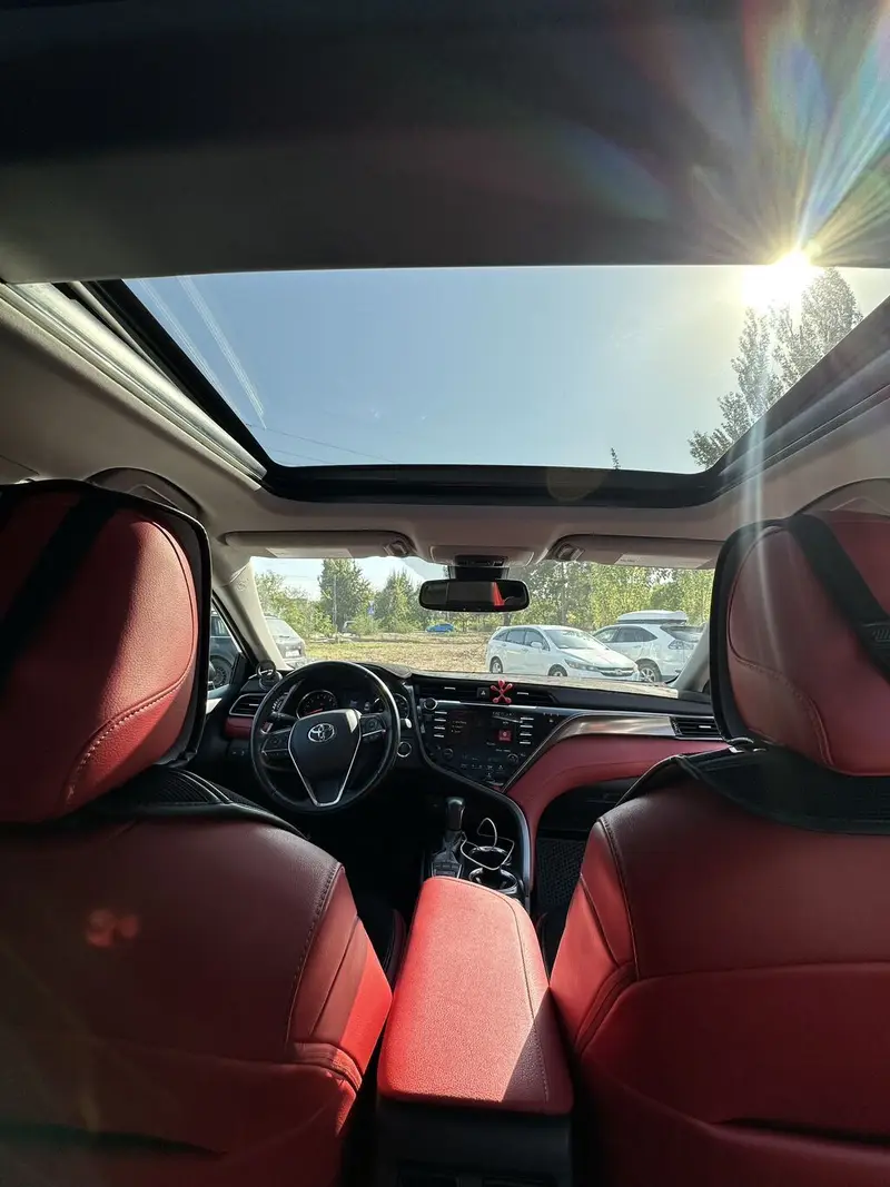 Сдаю Toyota Camry, Почасово, Без водителя — фото 6