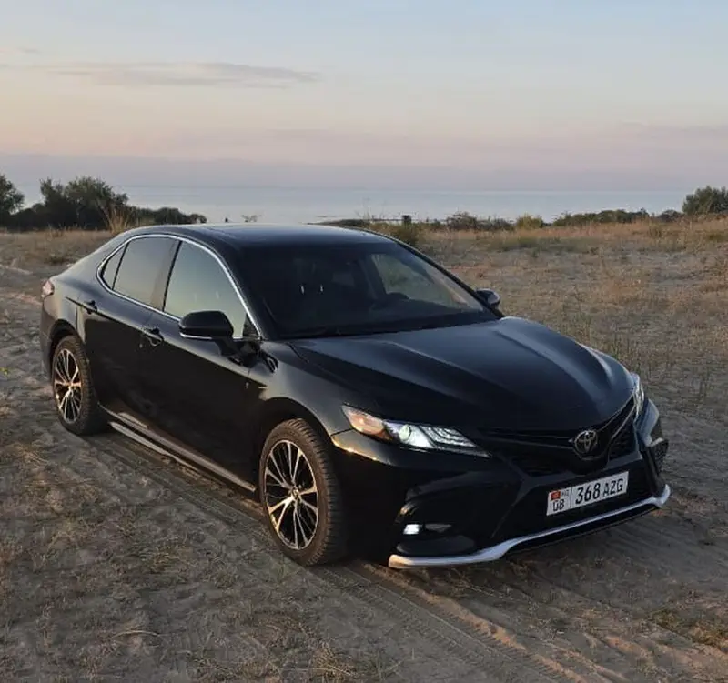 Сдаю Toyota Camry, Посуточно, Без водителя — фото 2