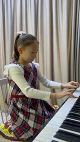 Обучаю игре на фортепиано 🎹. Я педагог с высшим музыкальным