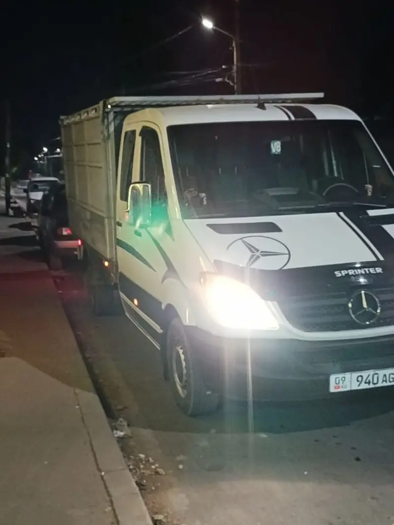 Сдаю бортовой грузовик Mercedes-Benz Sprinter, Посуточно — фото 4