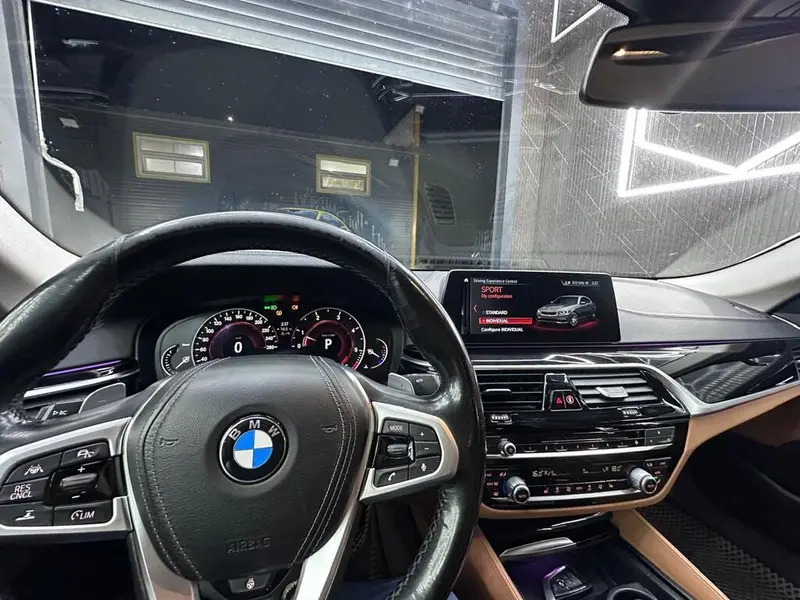 Сдаю BMW 5 series, Почасово, Без водителя — фото 3