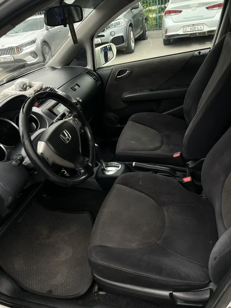 Сдаю Honda Jazz под выкуп — фото 5