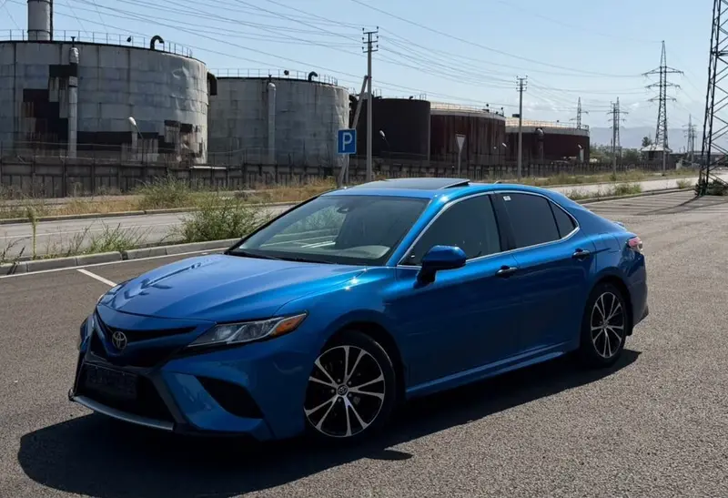 Сдаю Toyota Camry, Почасово, Без водителя — фото 3
