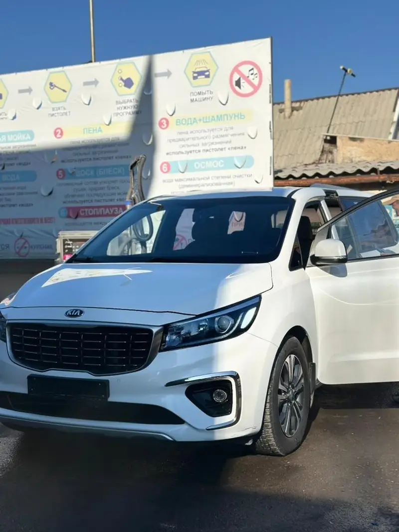 Сдаю Kia Carnival, Почасово, Без водителя — фото 4
