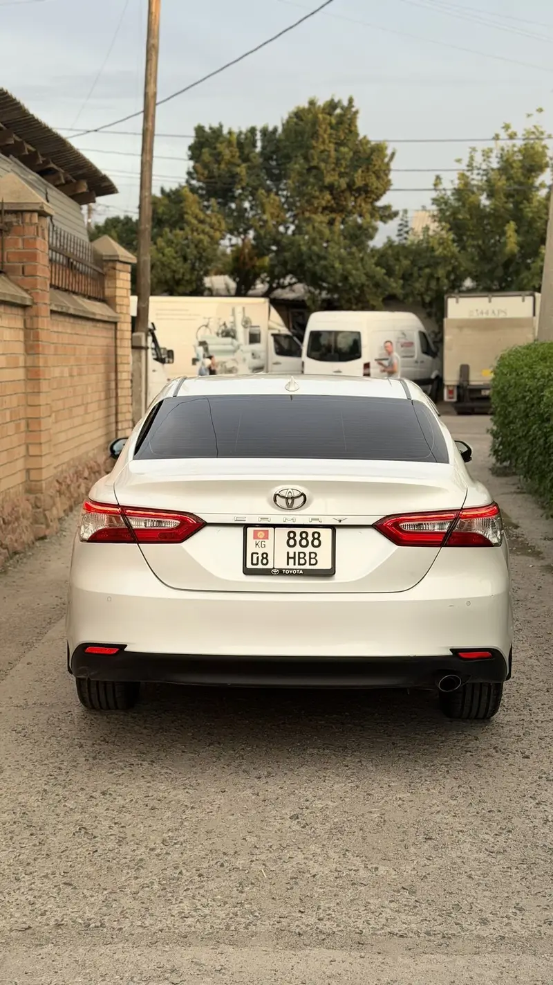 Сдаю Toyota Camry, Посуточно, Без водителя — фото 2