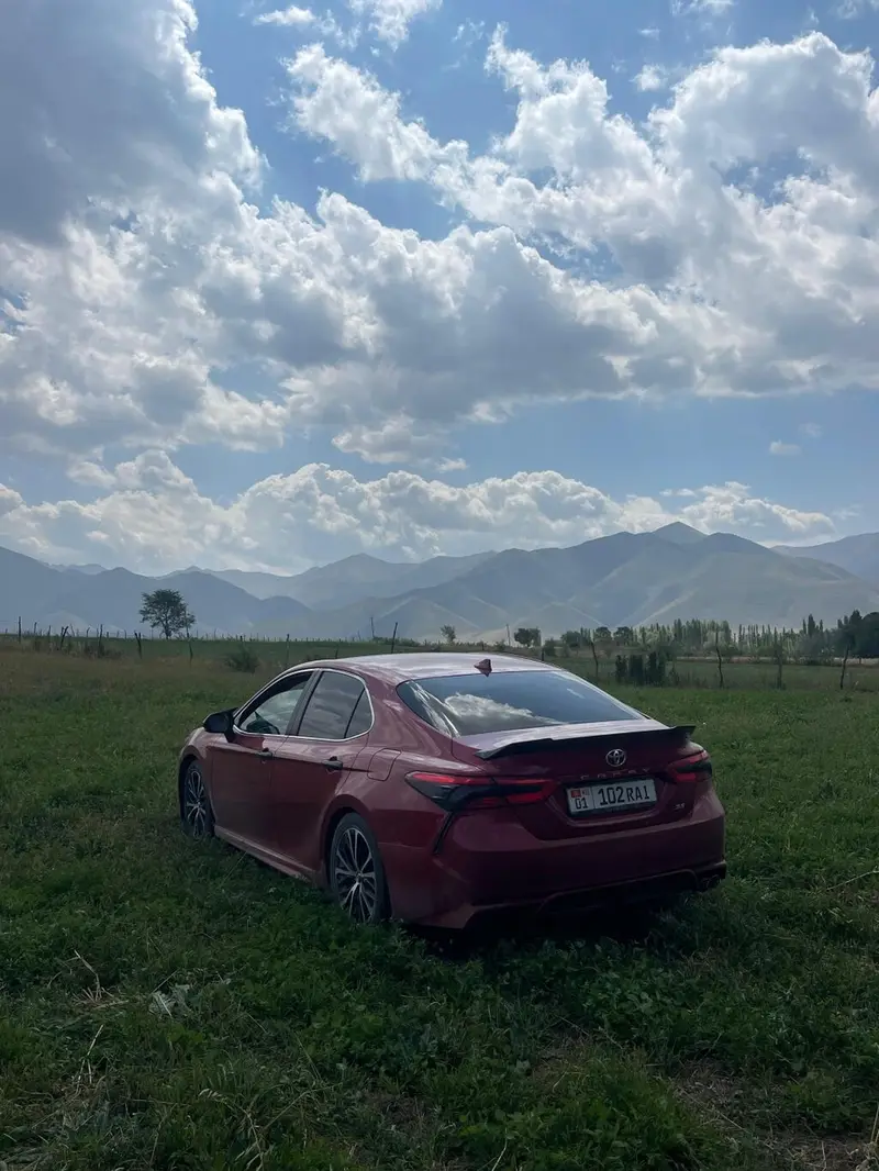 Сдаю Toyota Camry, Посуточно, Без водителя — фото 4