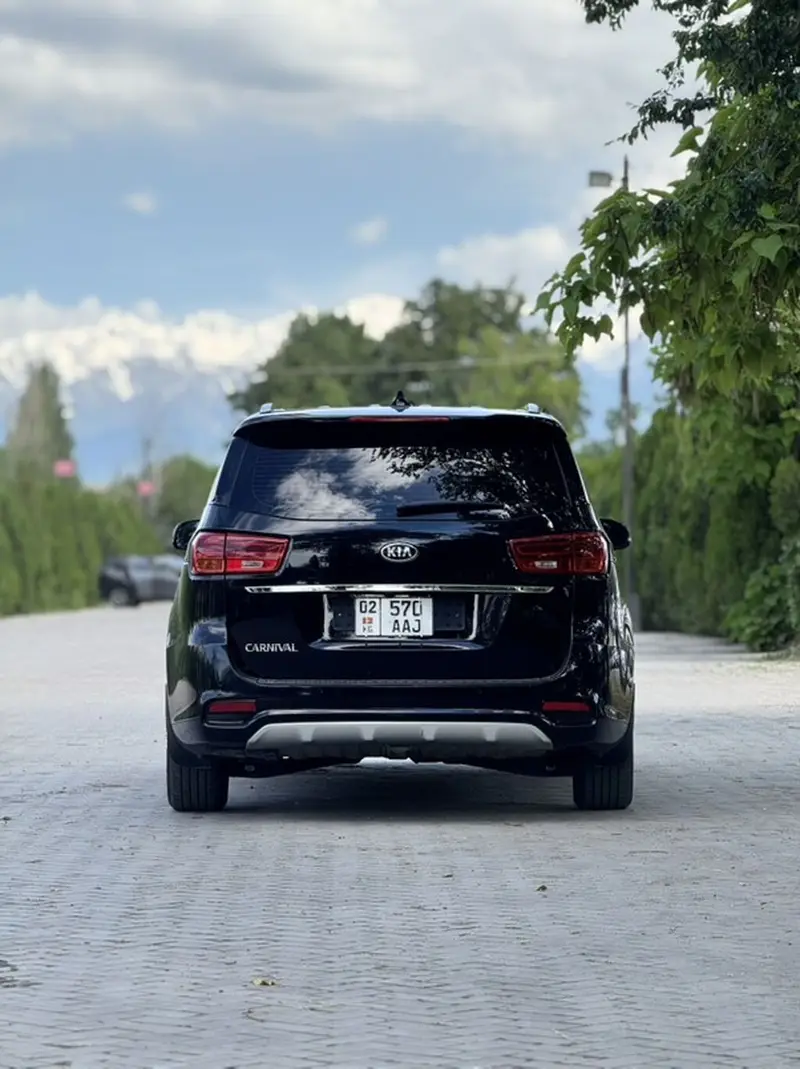 Сдаю Kia Carnival, На неделю, Без водителя — фото 5