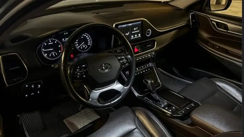 Сдаю Hyundai Grandeur, Посуточно, Без водителя — фото 3