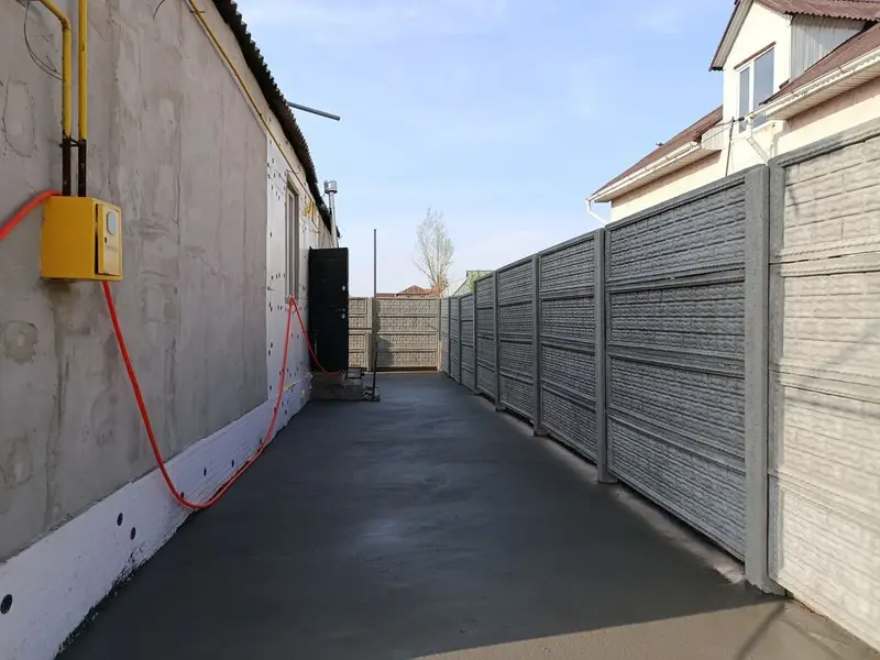 Бетонная отмостка/дорожка вокруг дома — фото 3