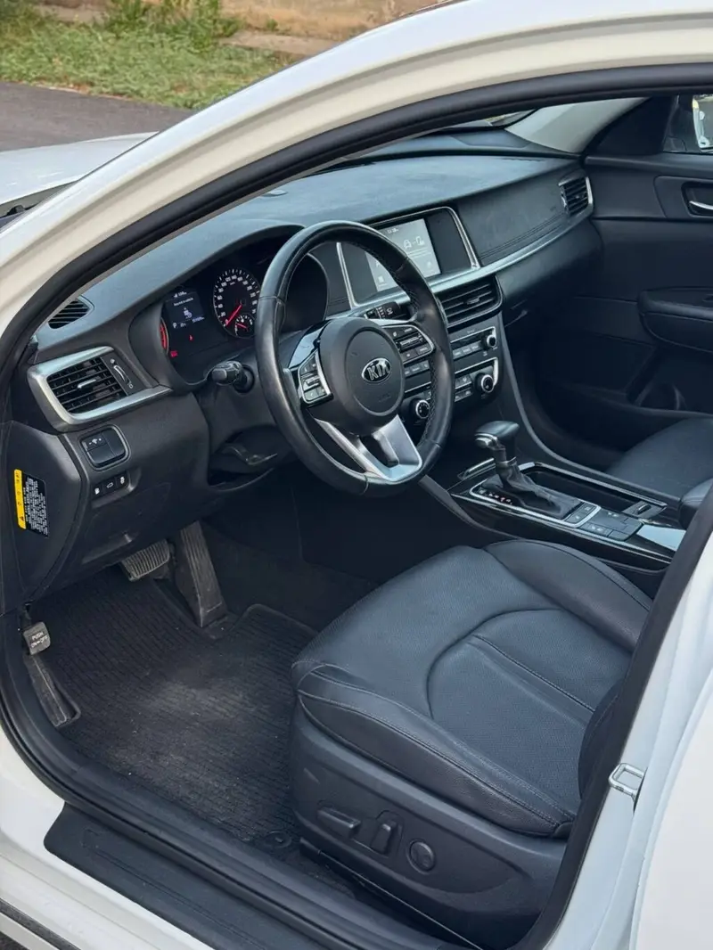 Сдаю Kia K5, Посуточно, Без водителя — фото 4