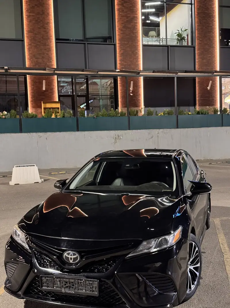 Сдаю Toyota Camry, Почасово, Без водителя — фото 2
