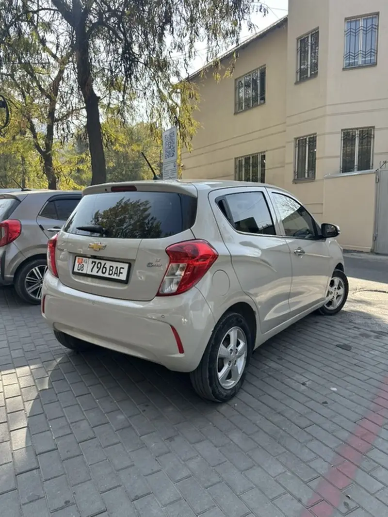 Chevrolet Spark 2017 светло‑бежевый цвет кузова Авто под выкуп — фото 4
