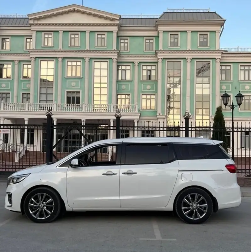 Сдаю Kia Carnival, Посуточно, Без водителя — фото 5