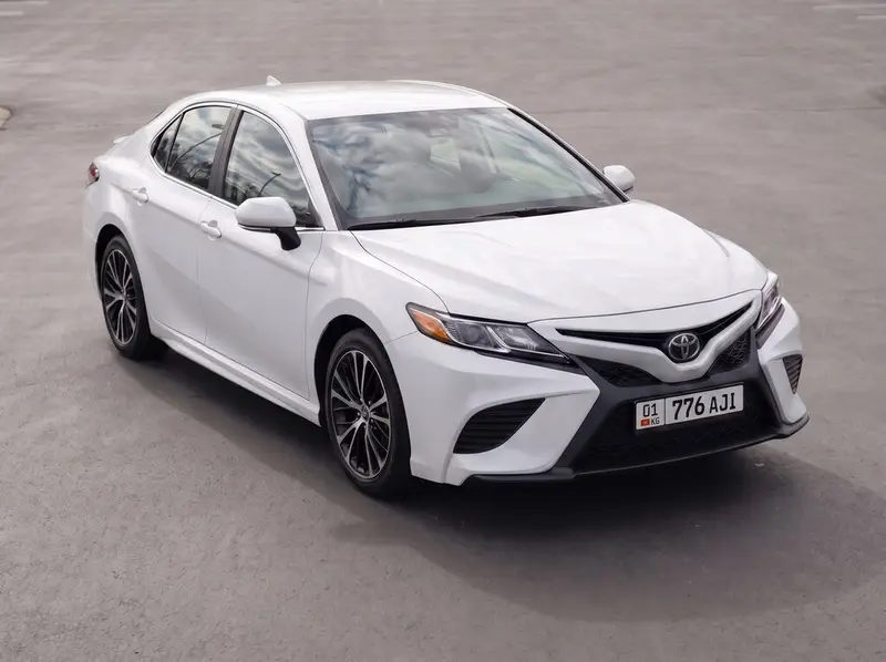 Сдаю Toyota Camry, Посуточно, Без водителя — фото 3