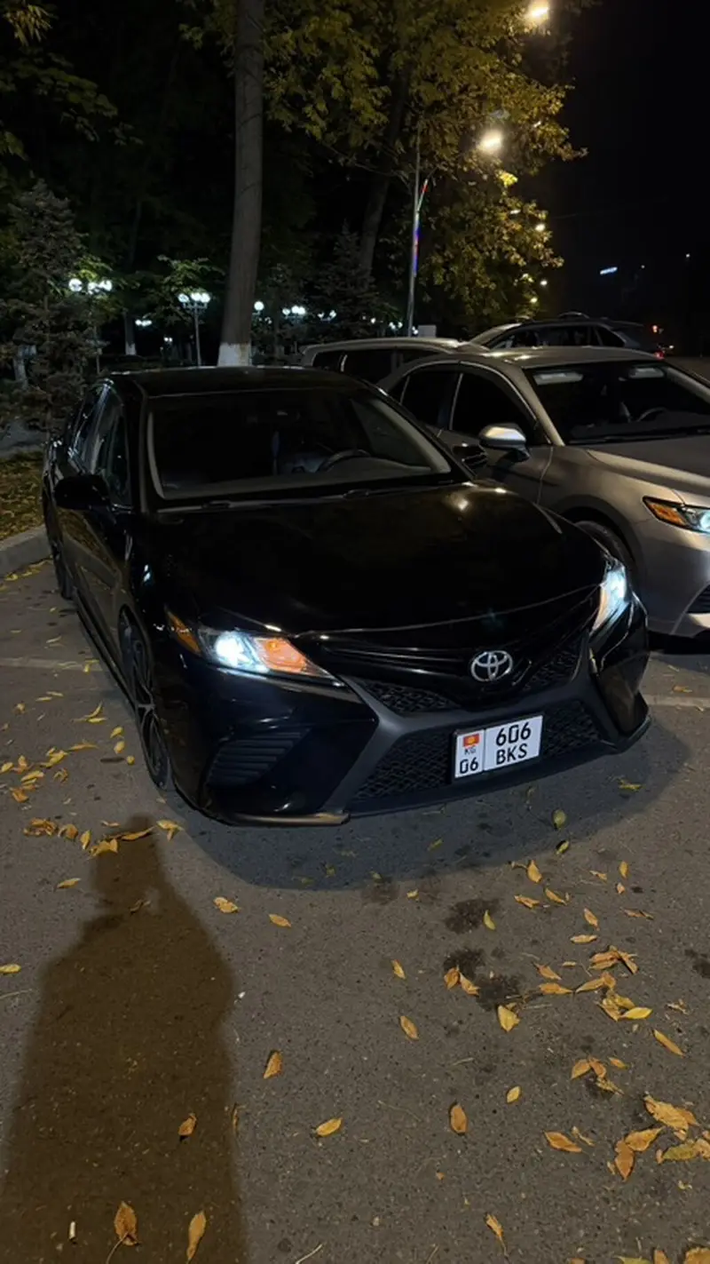 Сдаю Toyota Camry, Посуточно, Без водителя — фото 2