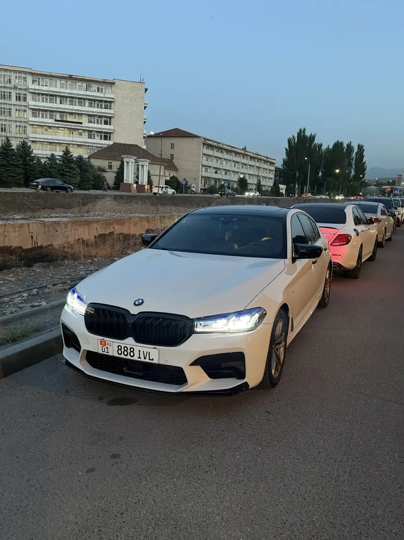 Сдаю BMW 5 series, Почасово, Без водителя — фото 2