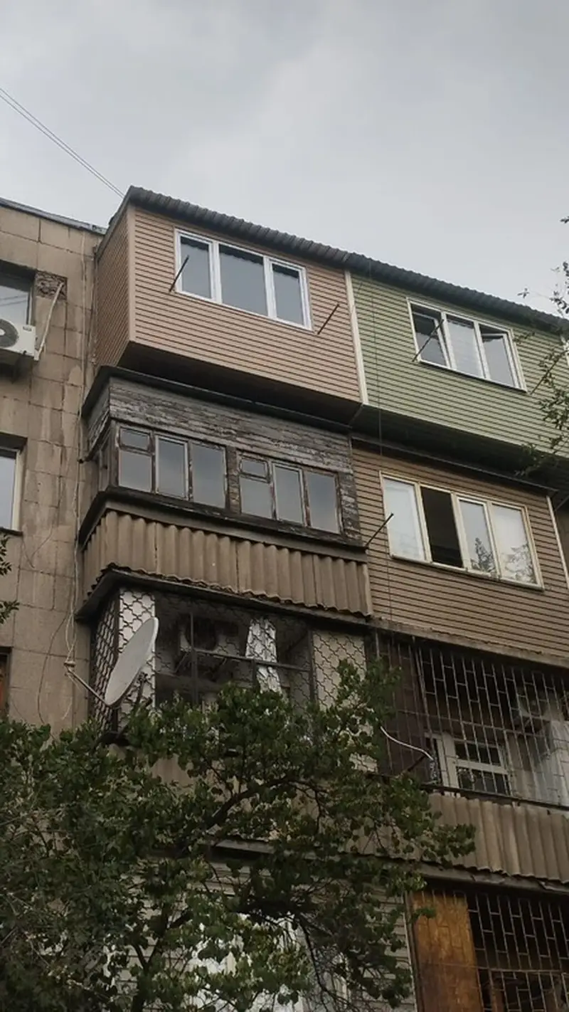 Обшивка и остекление балконов/лоджий сайдингом — фото 3