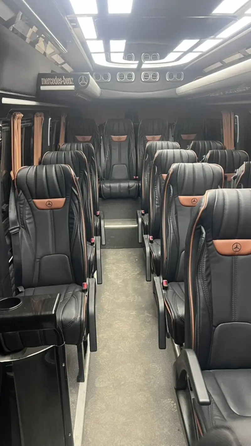 Mercedes‑Benz Sprinter (черный, удлиненный, высокий потолок) — — фото 3
