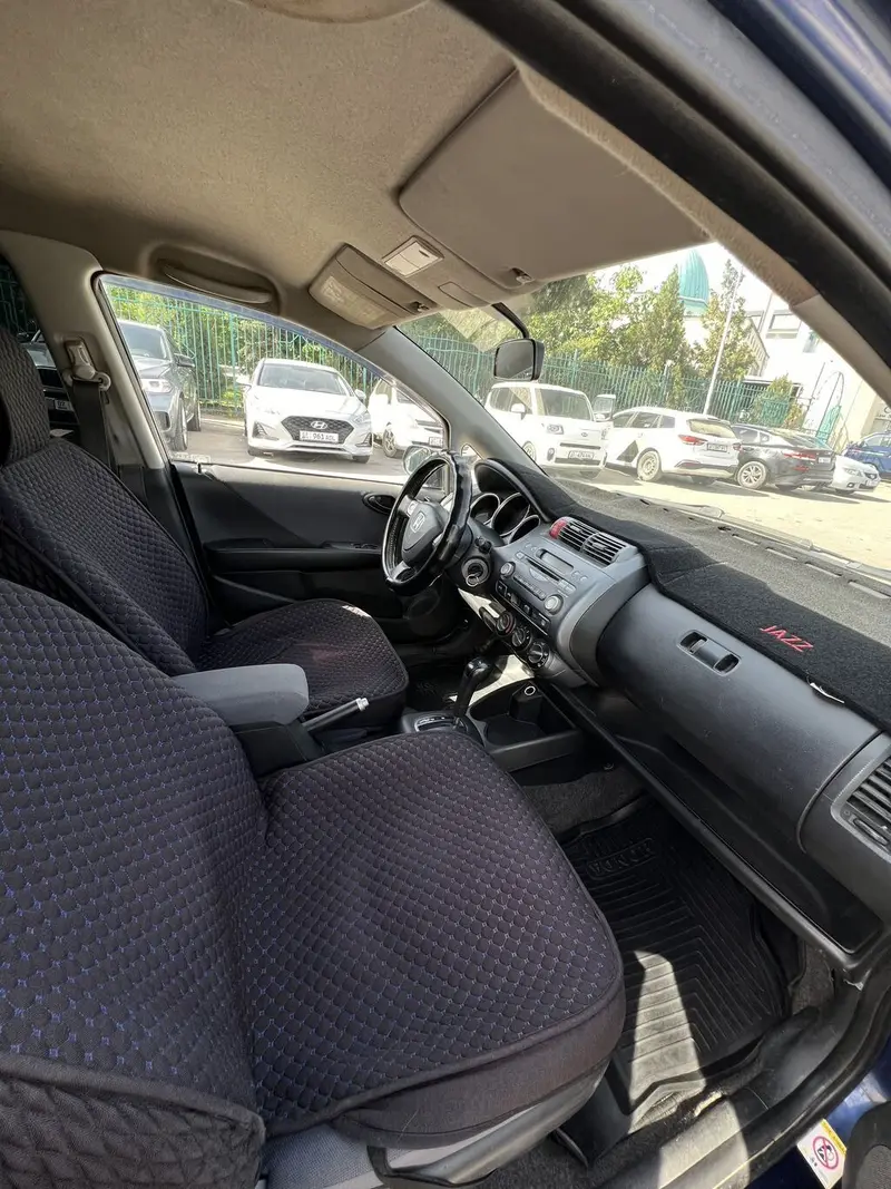 Сдаю в аренду на долгий срок Хонда Жаз Левый Руль! Коробка Автомат 👌 — фото 5