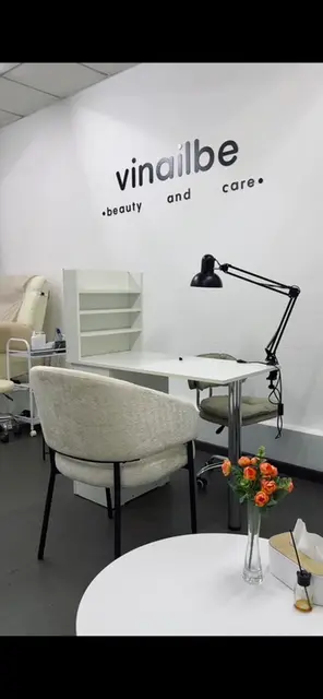 Сдается рабочее место для мастера маникюра в уютной студии VINAILBE 🤍