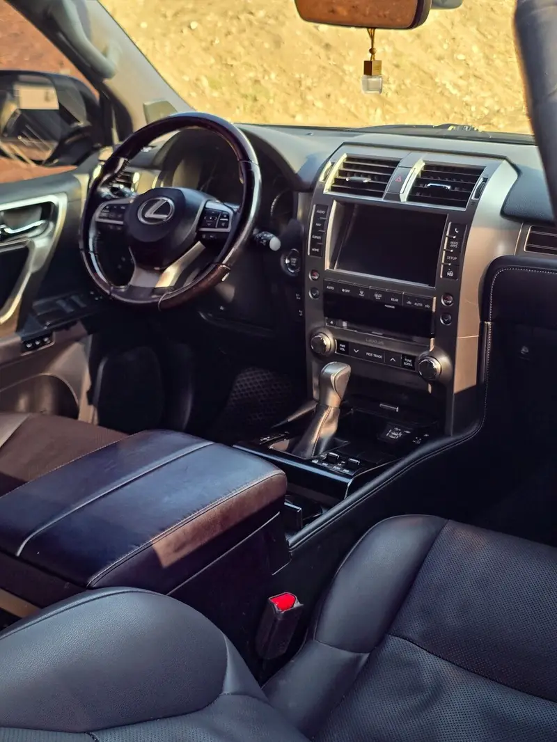 Сдаю Lexus GX, Посуточно, Без водителя — фото 4