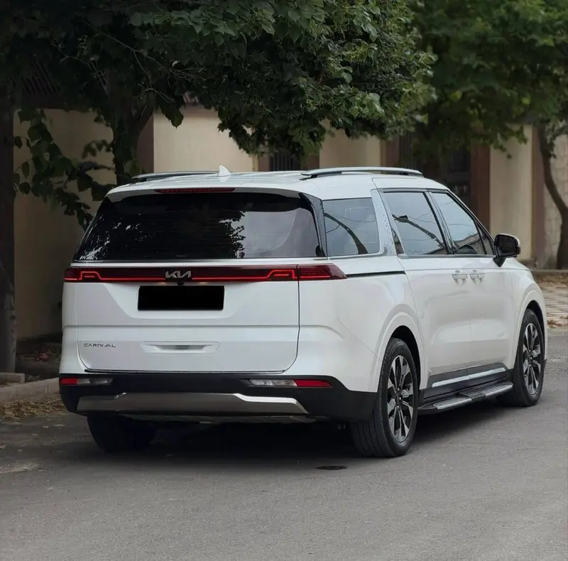 Сдаю Kia Carnival, Посуточно, Без водителя — фото 3