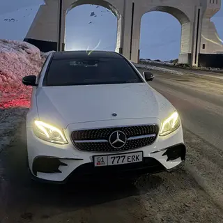 Сдаю Mercedes-Benz E-Class, Почасово, Без водителя