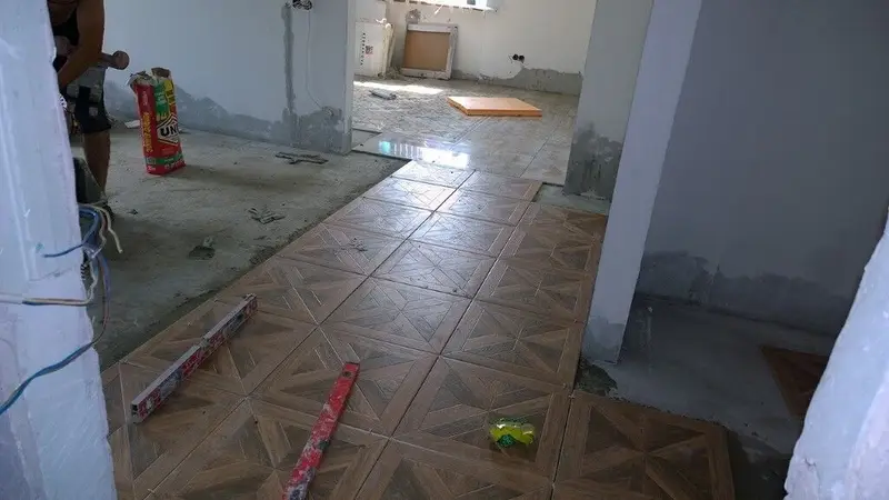 Подготовка стен для укладки, Подготовка стен для грунтовки, Резка плитки — фото 4
