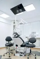 Стоматолог