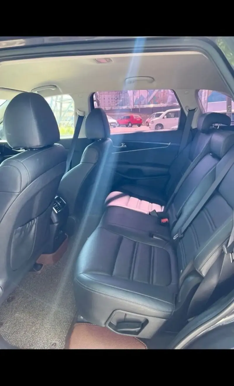 Сдаю Kia Sorento, Посуточно, Без водителя — фото 4