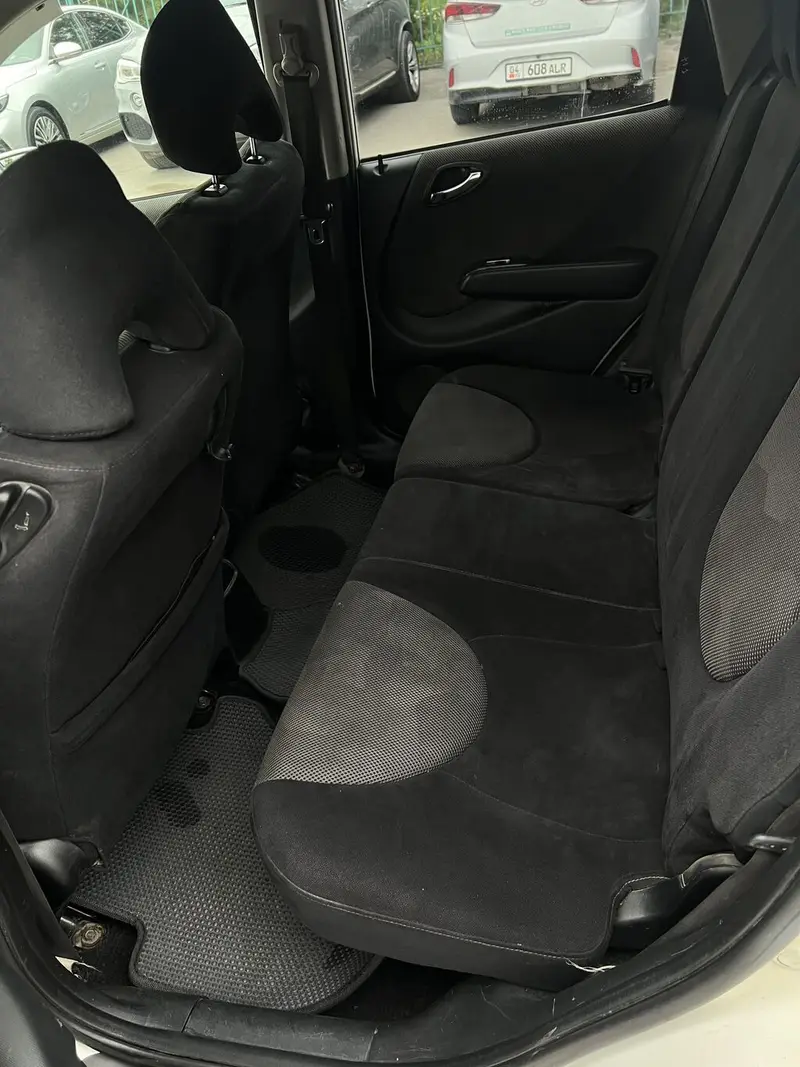 Сдаю Honda Jazz под выкуп — фото 6