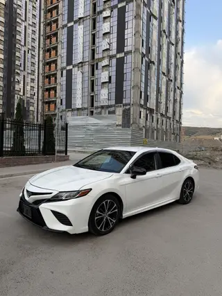 Сдаю Toyota Camry, Почасово, Без водителя