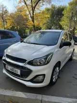 Chevrolet Spark, 5‑дверный хэтчбек, белый цвет. Шевроле Спарк 2018