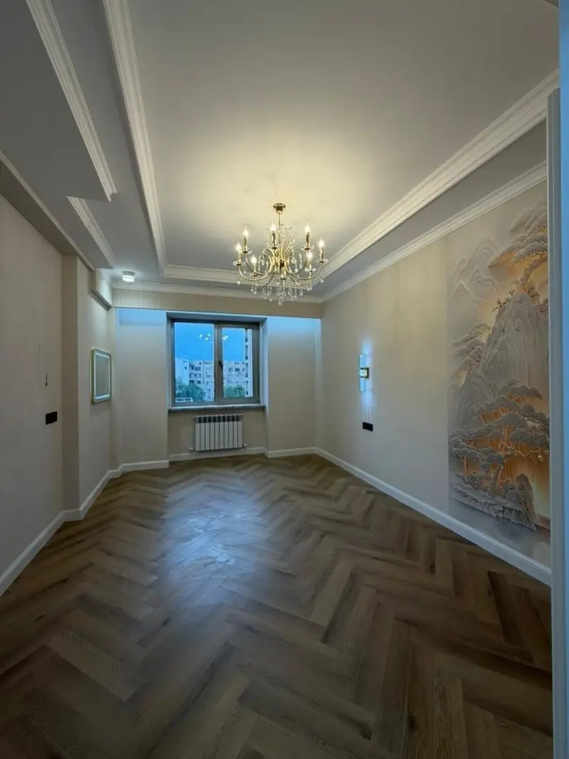 Классический интерьер: монтаж декоративных молдингов, потолочных — фото 5