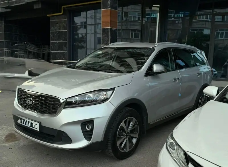 Сдаю Kia Sorento, Посуточно, Без водителя — фото 3