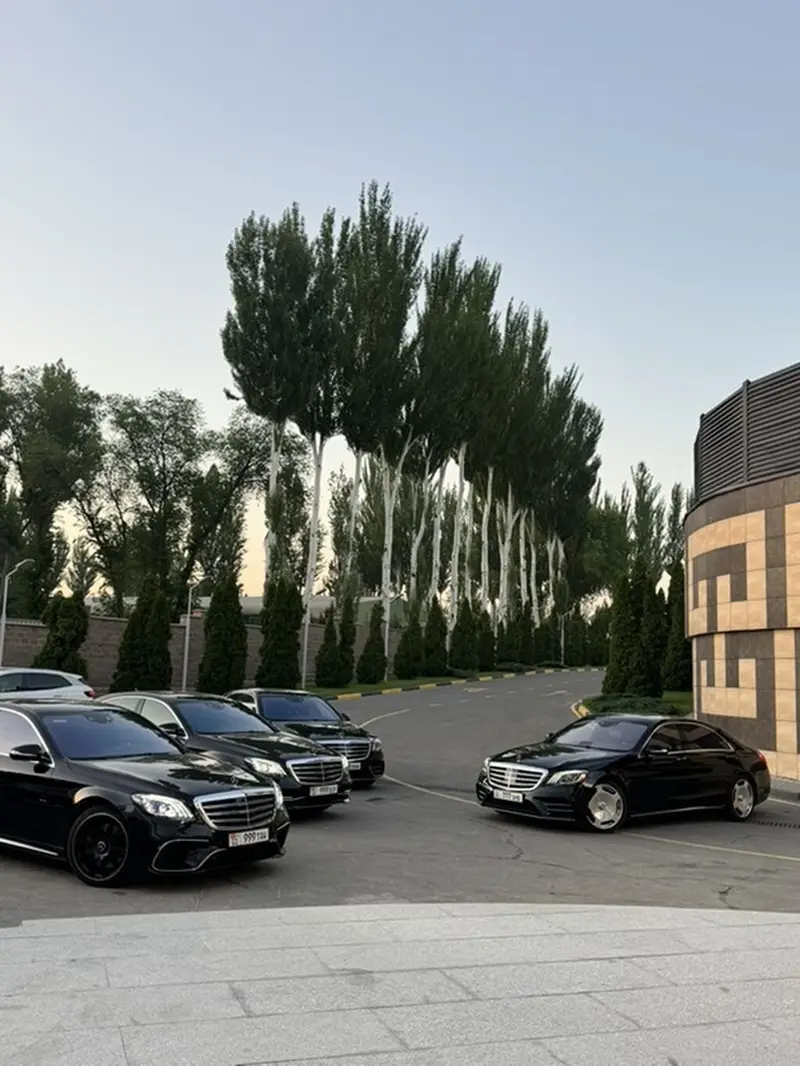 Сдаю Mercedes-Benz S-Class для кортежа, С водителем, Седан — фото 3