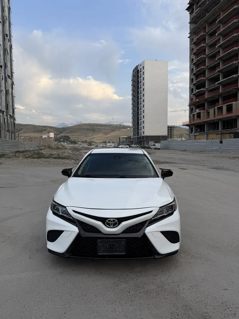 Сдаю Toyota Camry, Почасово, Без водителя — фото 2