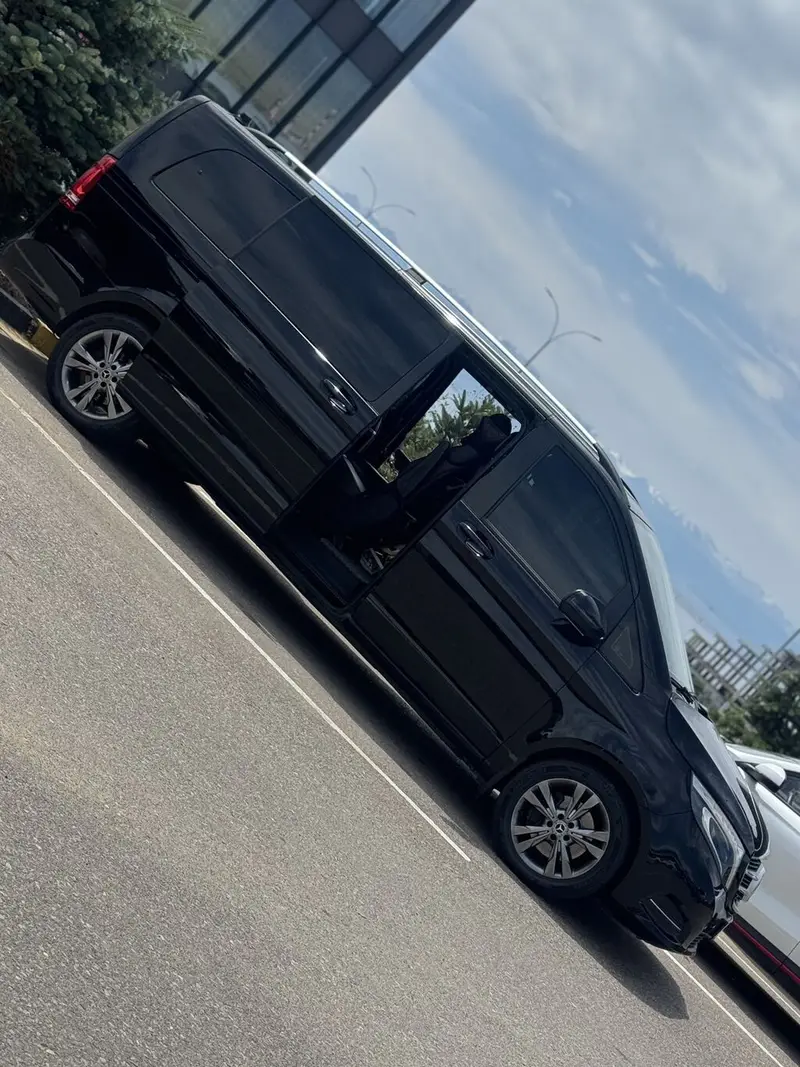 Сдаю Mercedes-Benz Viano, Почасово, С водителем — фото 3