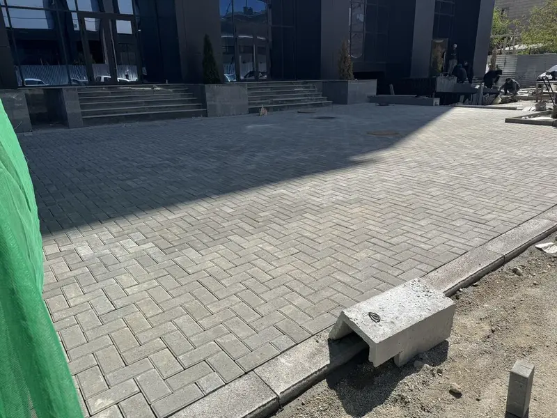 Укладка укладка укладка Брусчатка брусчатка Укладка брусчатка. монтаж — фото 3