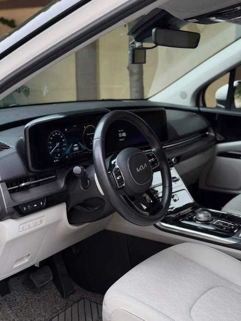 Сдаю Kia Carnival, Посуточно, Без водителя — фото 4